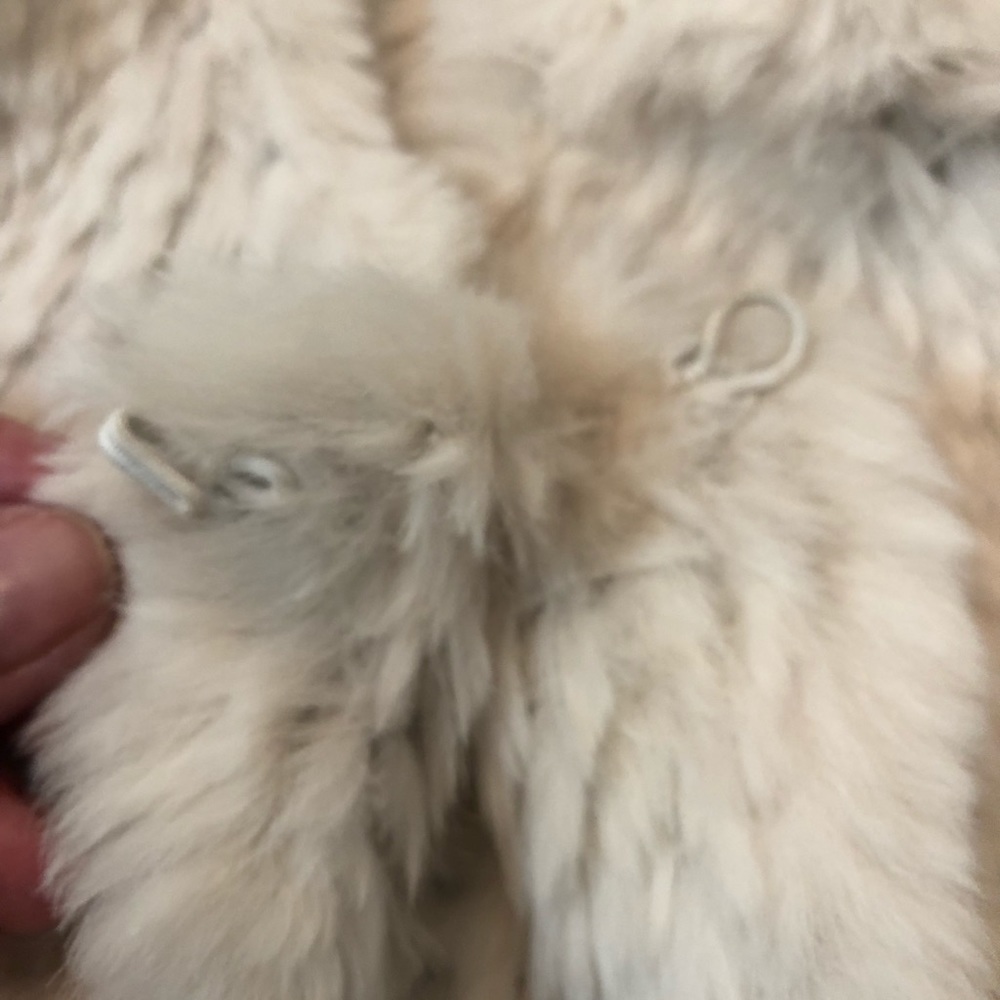 Rabbit fur cape - Picture 5 of 6